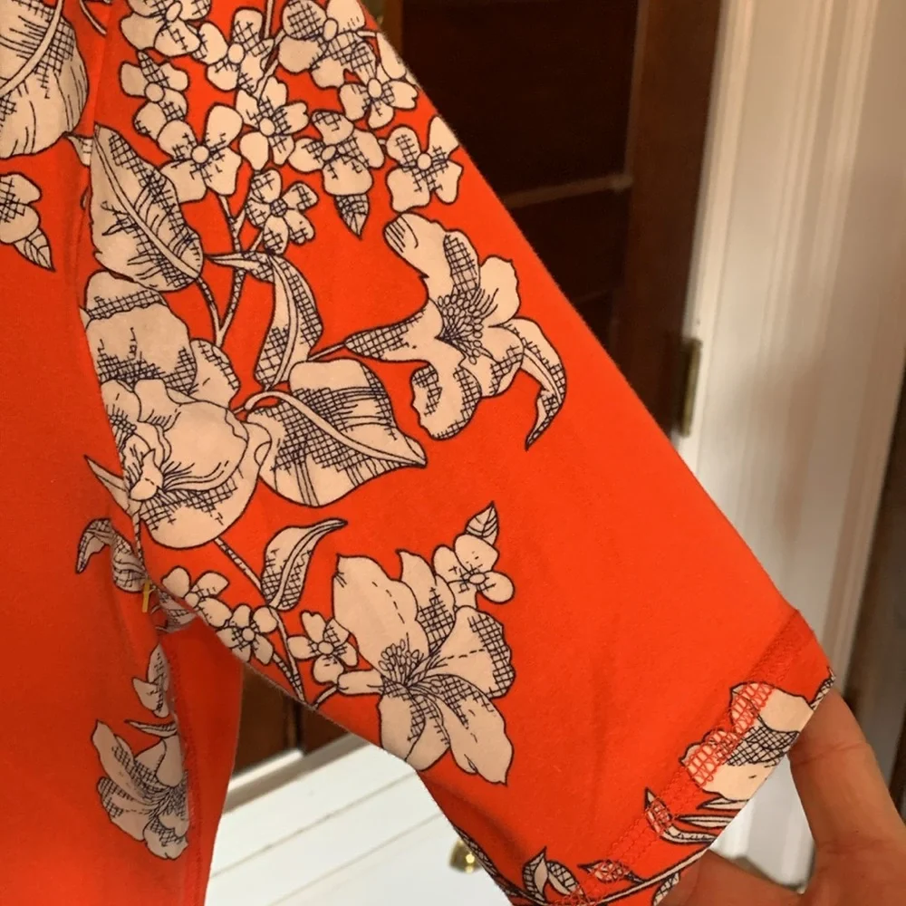 Talbots petites near elbow sleeve pullover.‎ Worn a few times.